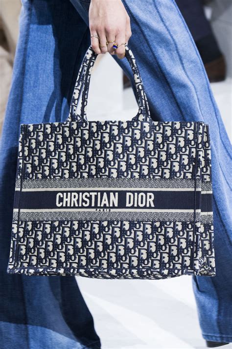 sacs dior 2018|dior bag model.